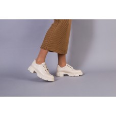 Туфли женские кожаные бежевые на шнурках без каблука